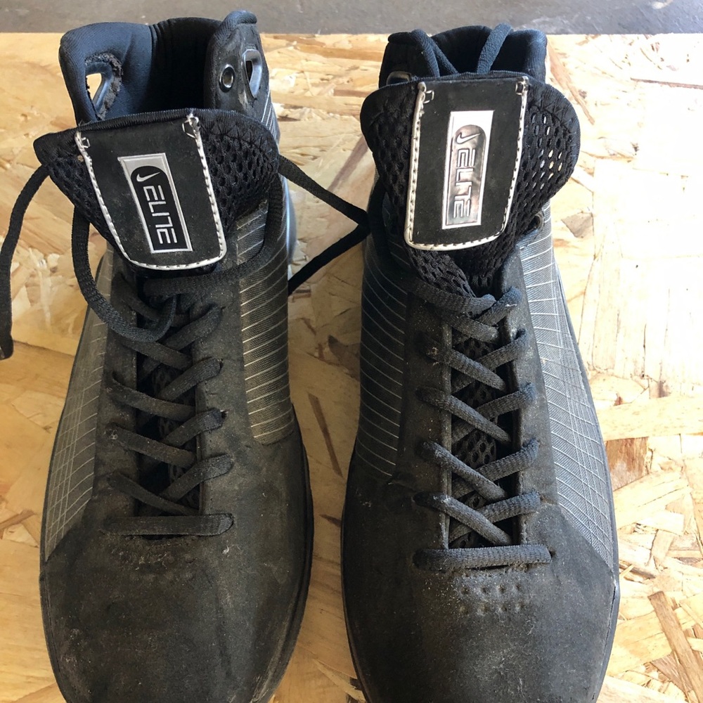 Nike Size 10 Mens High Top Black & White Lace